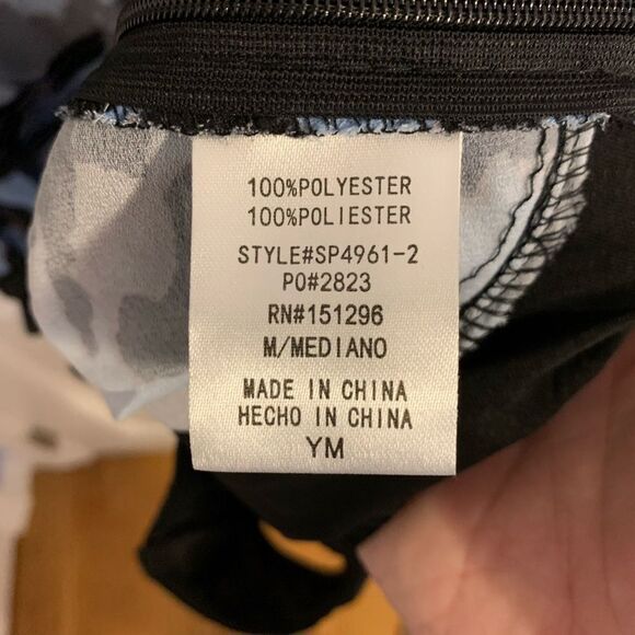 Reebok youth medium black sports bra - Picture 3 of 3